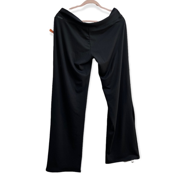 Columbia women’s black flare pants - Picture 6 of 10